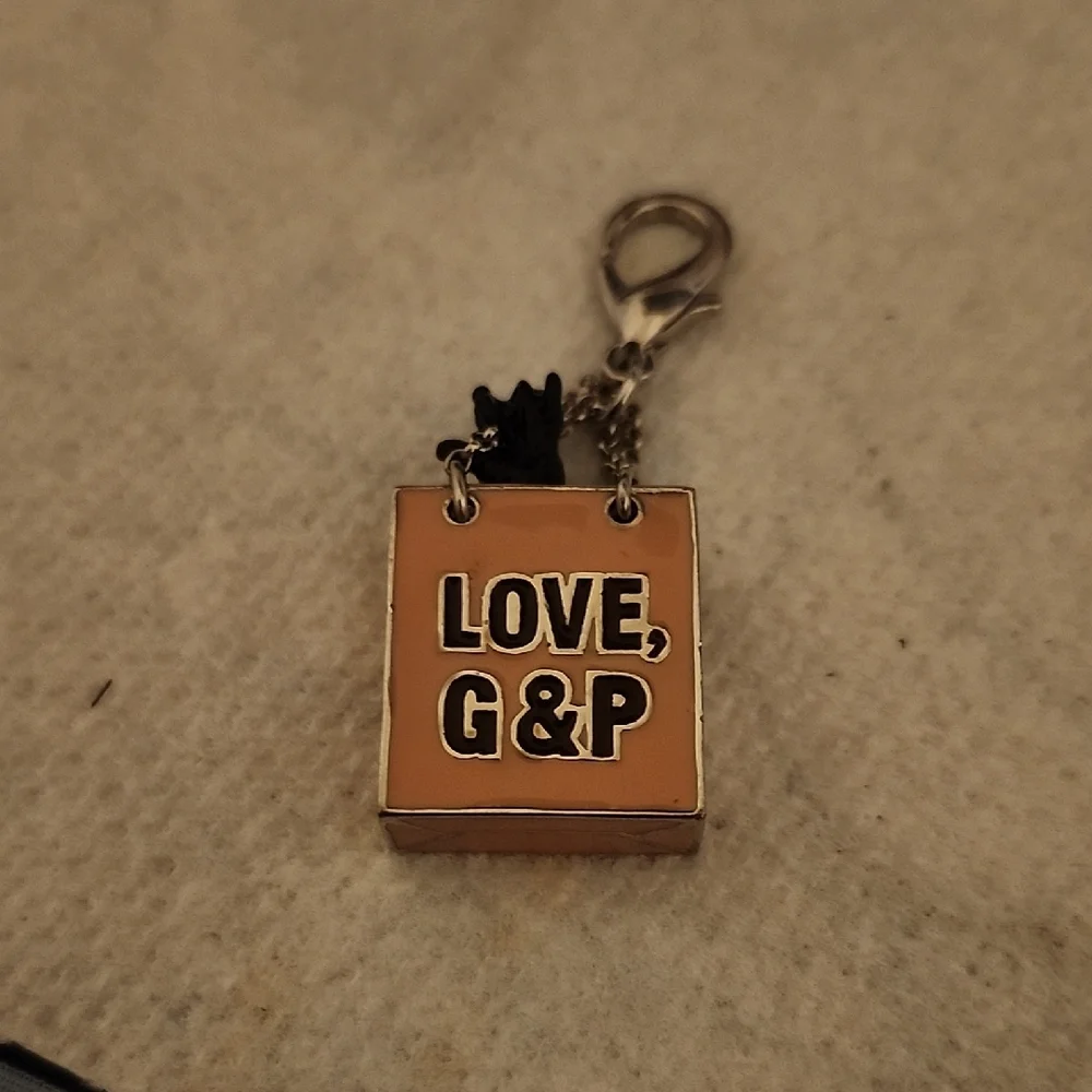 Juicy Couture Silver 'Choose Juicy'  With Dog Charm - Picture 2 of 2